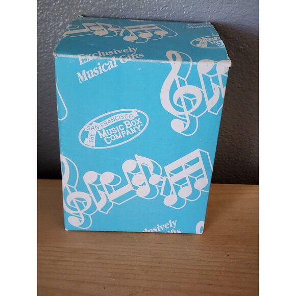 Brachiosaurus Dinosaur Snow Globe The San Francisco Music Box Company - Picture 11 of 12